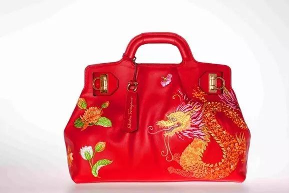 皮革刺繡會(huì)帶來(lái)怎么的效果？